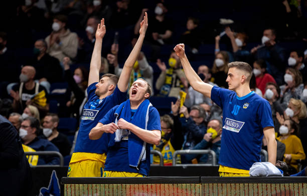 西蒙斯作为 西蒙斯作为